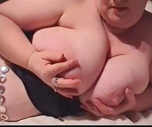Tiffany Naylor derin boğaz olgun anne oğul porno bir karmaşa yapar