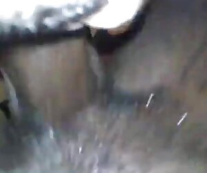 Sarışınlar daha da eğleniyor. Bölüm 2 / 4. xxx mature cam Koşum takımı içinde bir sarışın!